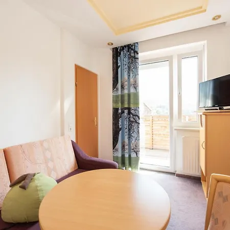 Couette-café Caecilia Poellau